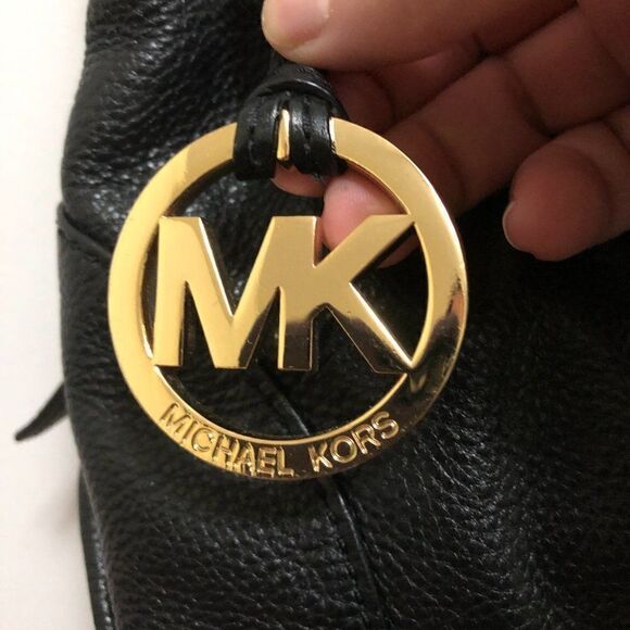 Michael Kors Black Shoulder Bag - Picture 3 of 16